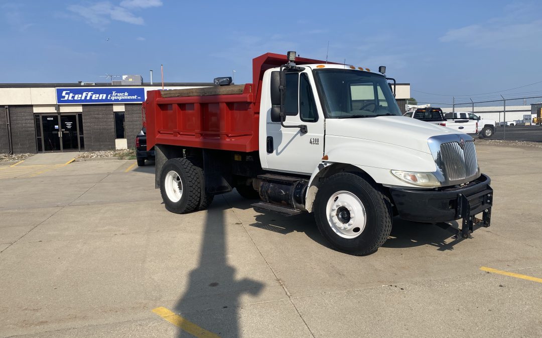 2003 IHC 4400 Under CDL Dump Truck & Plow (MPFP1439)